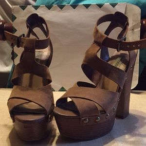 Steve Madden wedged size 8.5!